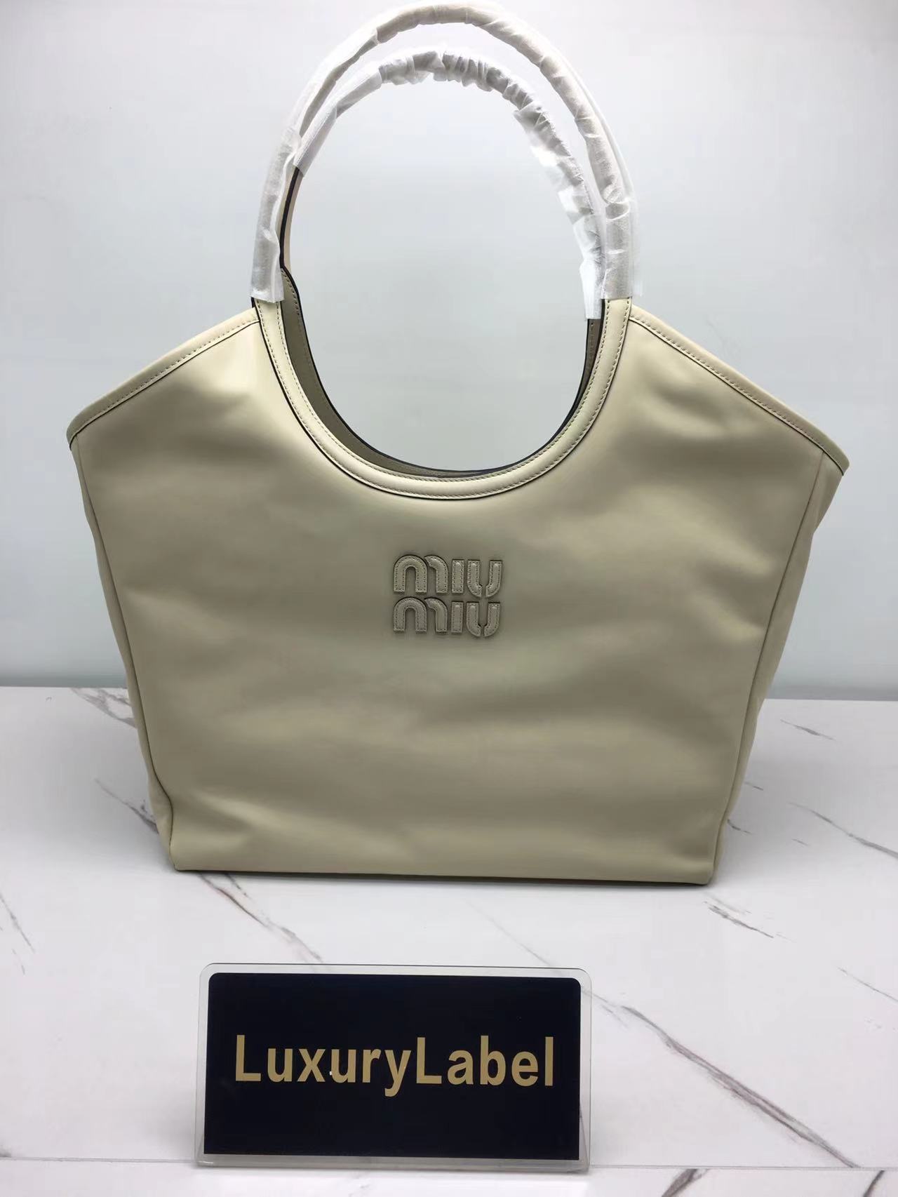 미우미우 23fw miu miu 아이비 가죽백